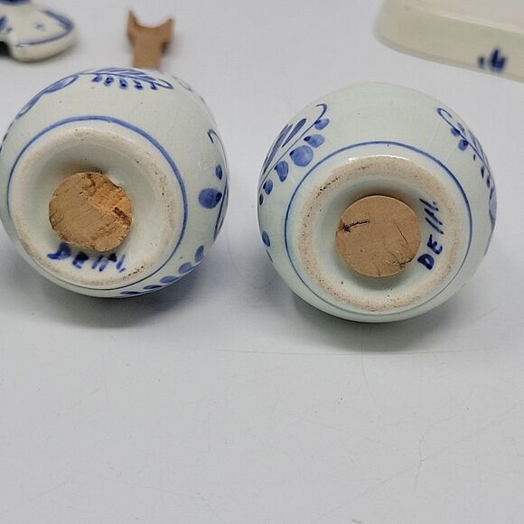 Vintage Delft Holland Salt & Pepper Shakers Blue /White Tray Set Mustard Jar - Picture 11 of 14